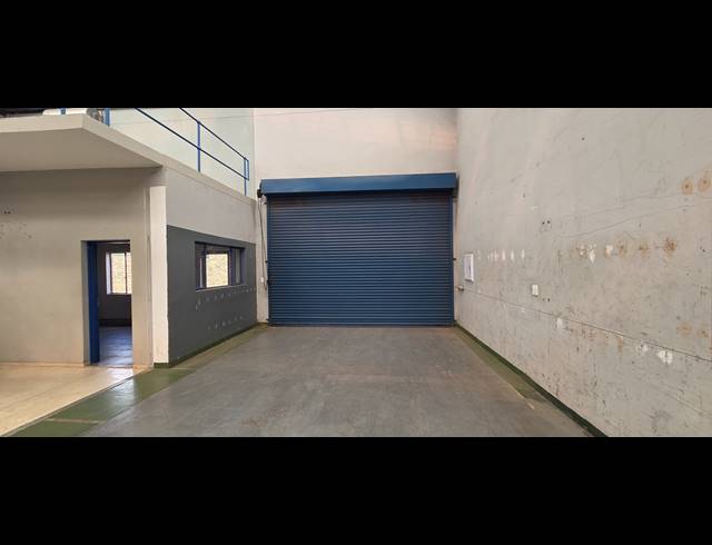 360M² WAREHOUSE TO LET IN RIVERSIDE PARK